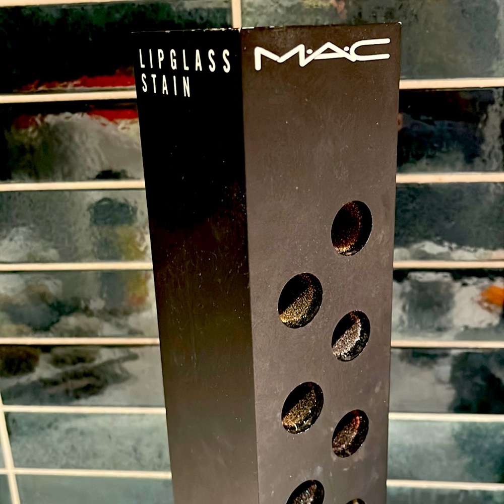 COPY - MAC Lip glass Stain Tower